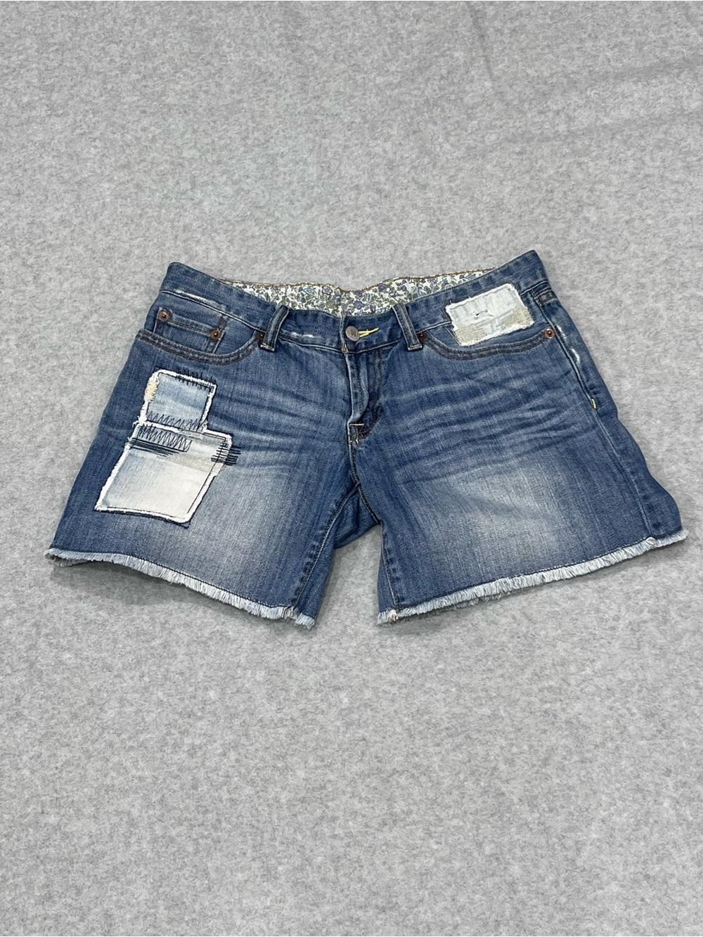 Lucky Brand Jagger Mended Denim Y2K Patchwork Cutoff Shorts Womens Size 6 / 28